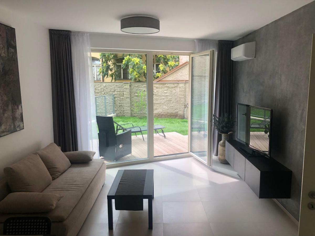 Apartament Luxury With Private Garden *