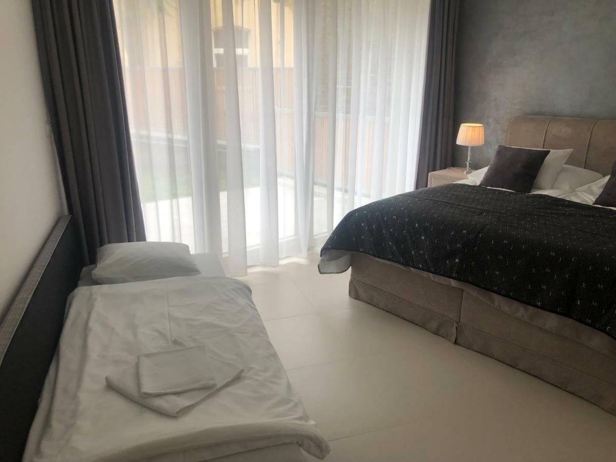 Apartament Luxury With Private Garden Praga